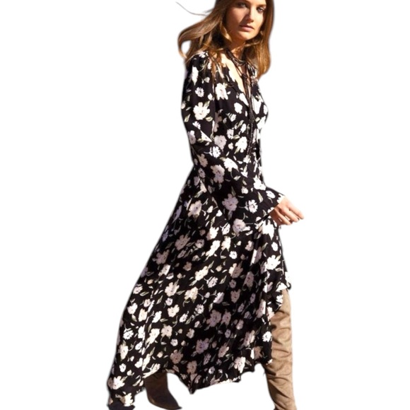 Elan Dresses & Skirts - Elan Maxi Dress Floral Black White Wrap Long Sleeve Frayed Women’s Size L